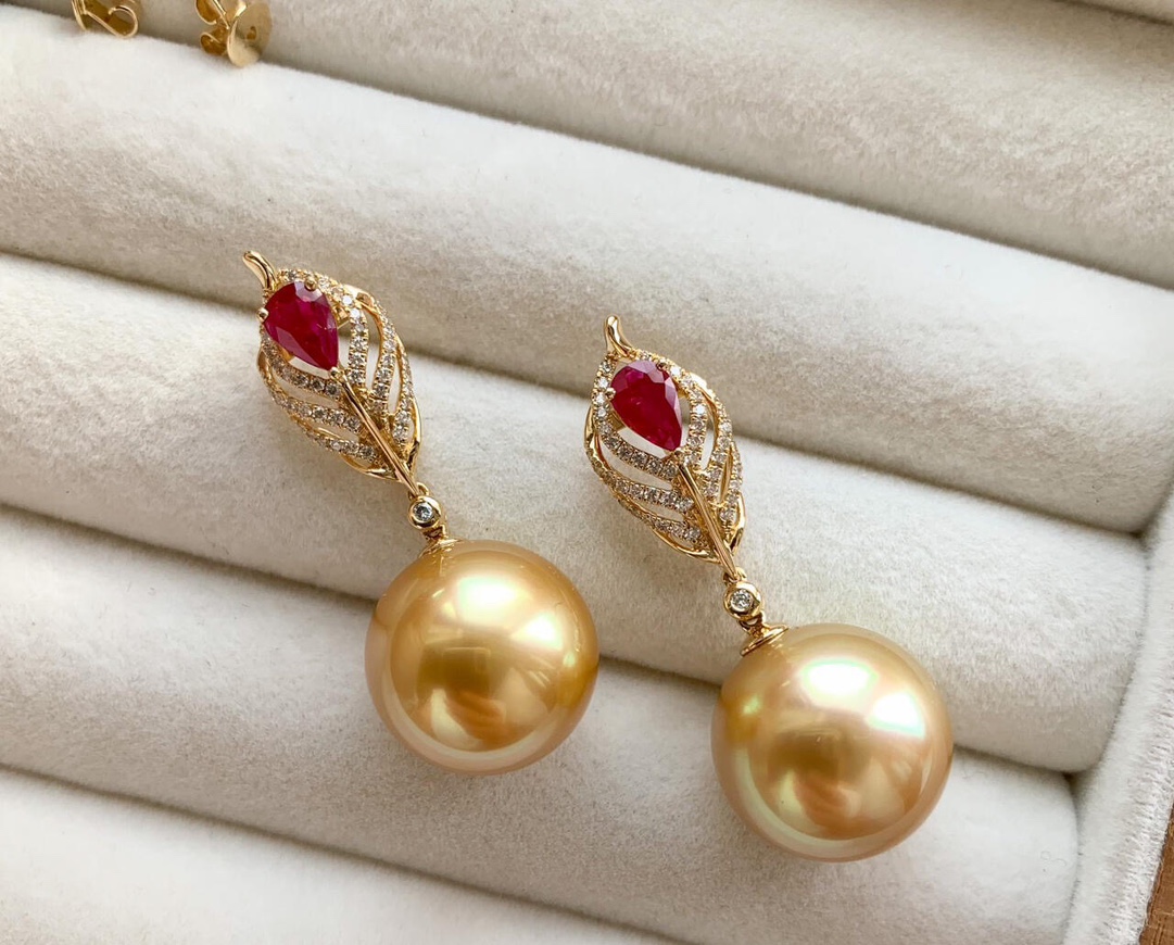 RE203T10 天然真珠のイヤリング、ゴールドフェザーデザイン - 画像 (4)