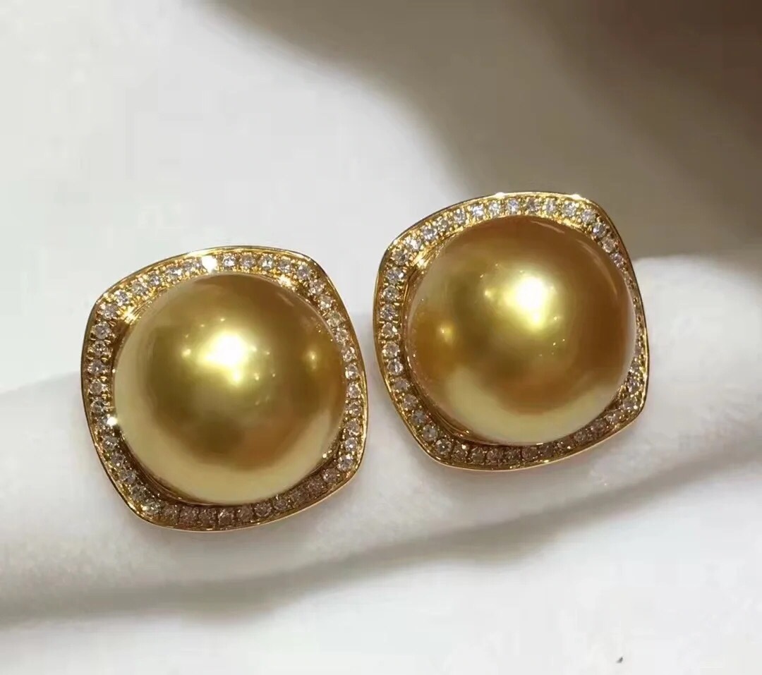 RE209S78 ナチュラルメープルパールスタッドピアス、スターリングシルバートリム