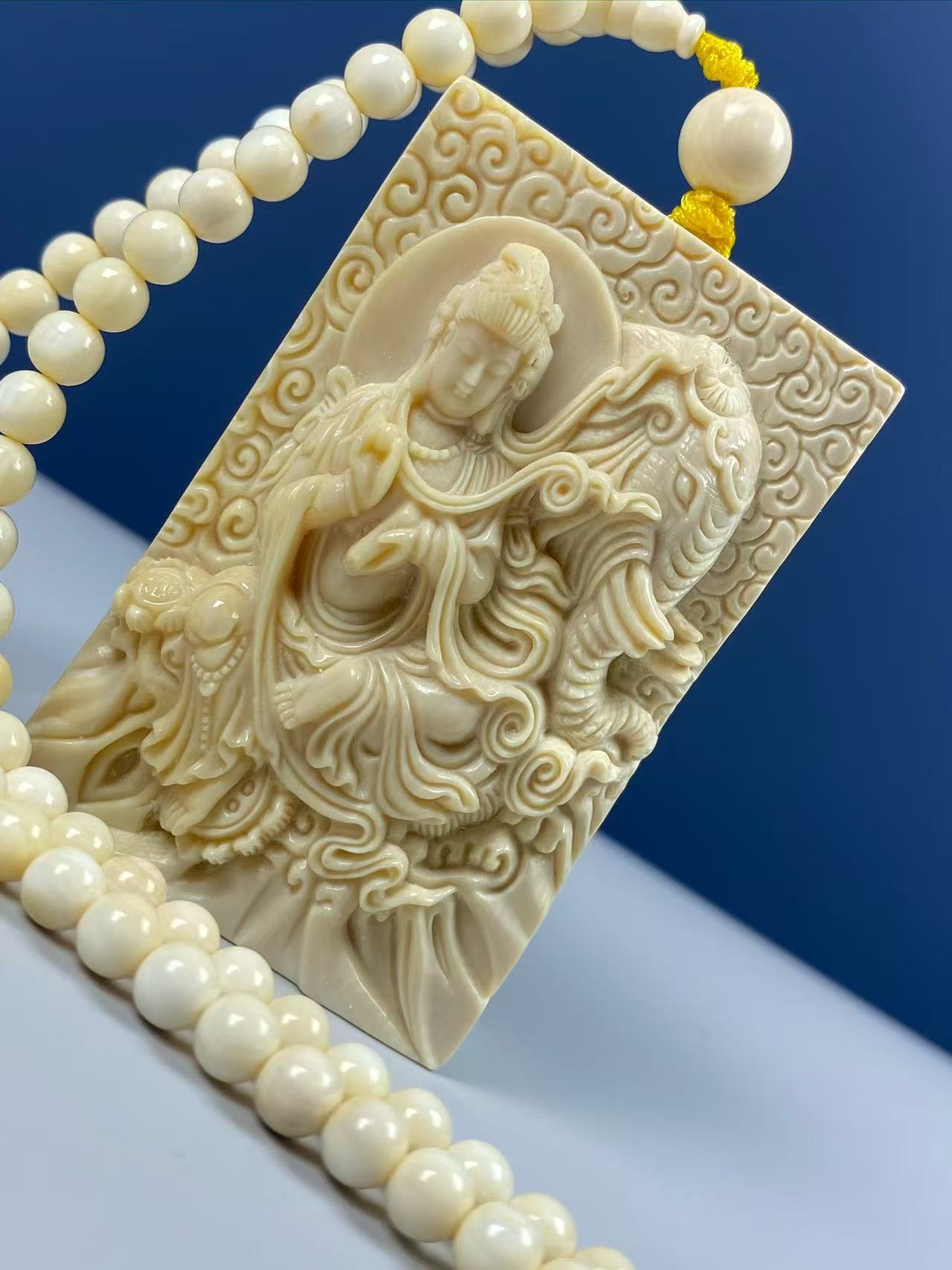 天然マンモス牙美しい手作り彫刻 持蓮観音 ネックレス - 画像 (5)
