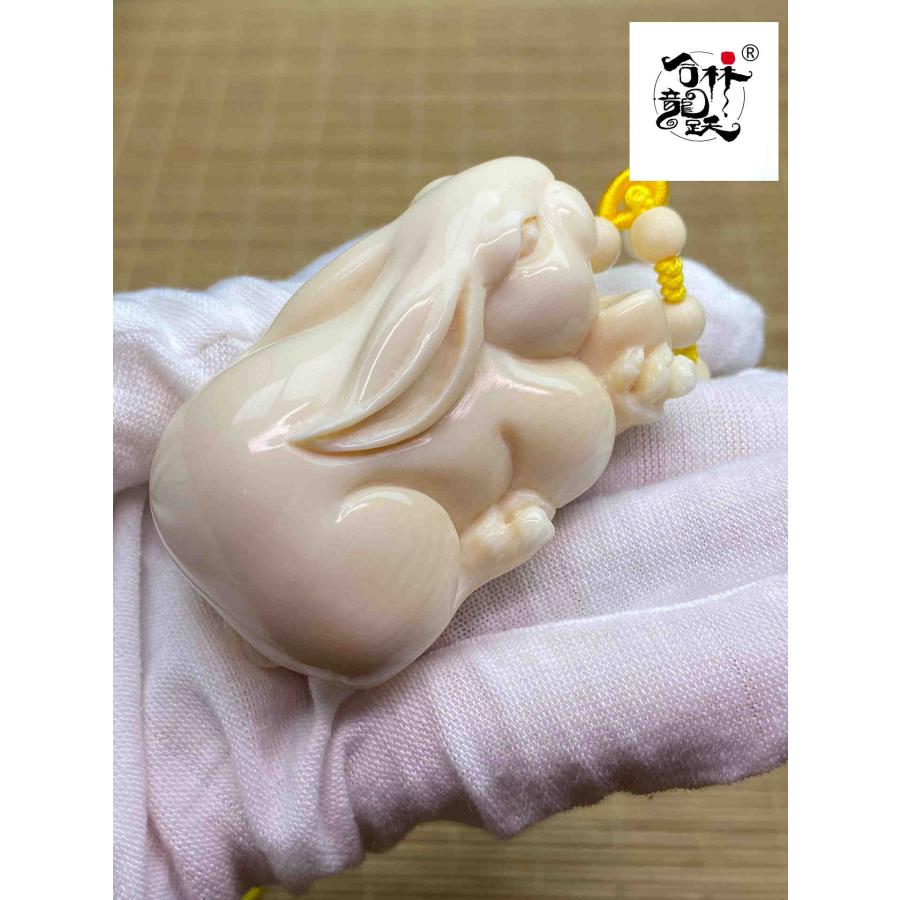 天然マンモス牙美しい手作り彫刻金運を招き玉兎握り物 - 画像 (5)