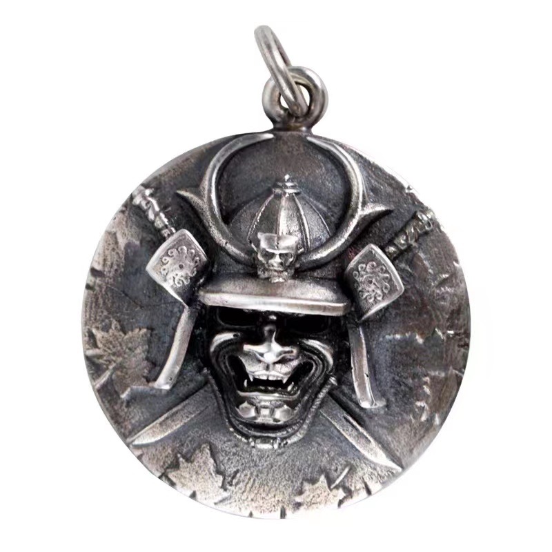 ヴィンテージシルバージュエリー、ゴースト戦士キリングペンダント、手作りオリジナルデザイン、タイシルバーアーマーペンダント - 画像 (3)